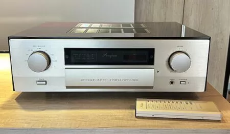 Accuphase C-2800